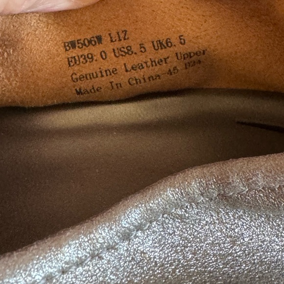 Aetrex Size 8.5/Euro 39 Silver Liz Leather Shoes - Picture 6 of 7